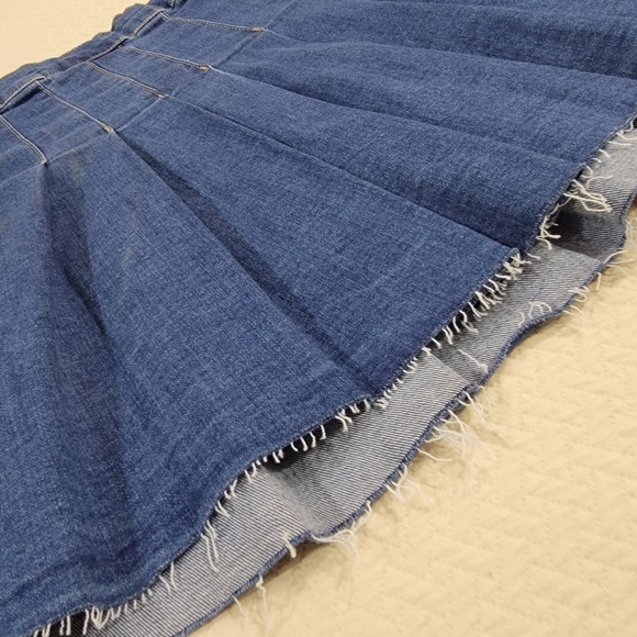 Re Generation by Celebrity Pink Denim Pleated Skirt Size S - Picture 2 of 15